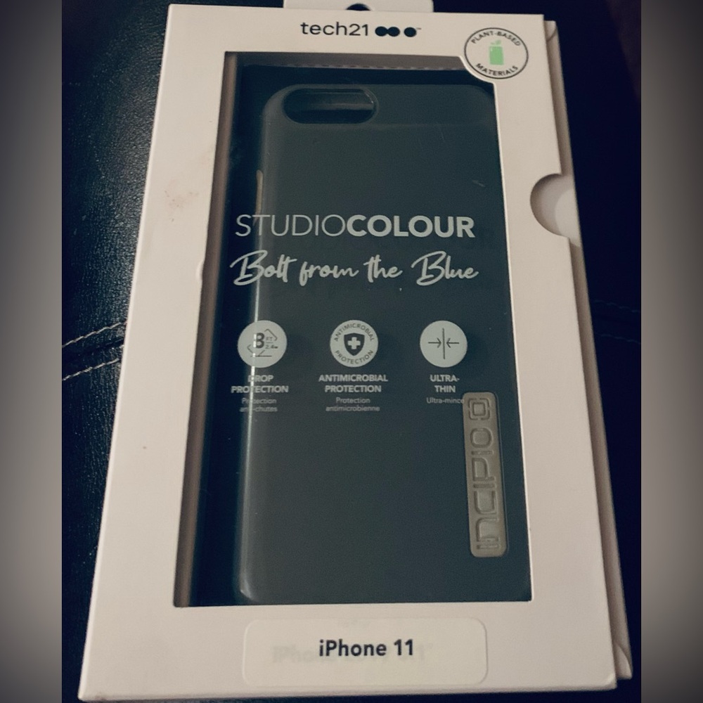 🎁New in Box Tech21 Studiocolour bolt from the Blue IPhone 11